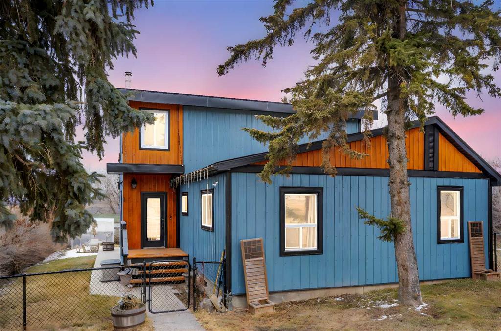 211 2 Avenue Property Photo