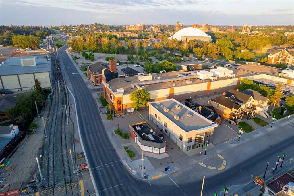 1705 Macleod Trail Property Photo 2