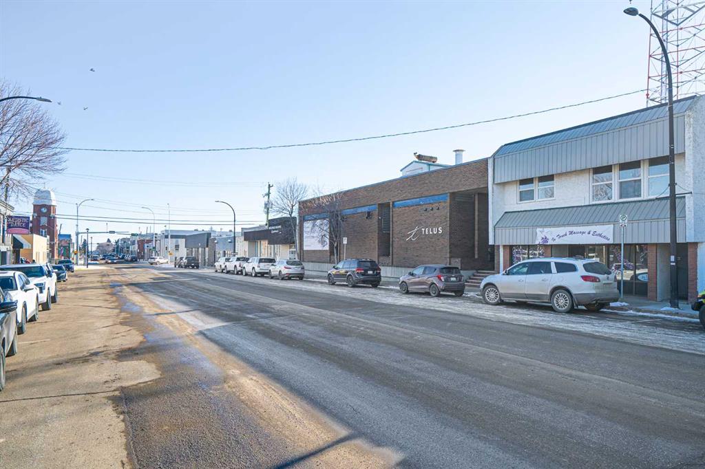 5017 50 Street Property Photo 2