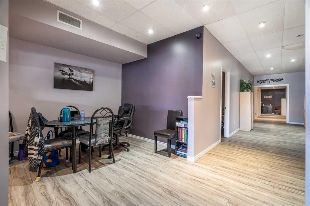5017 50 Street Property Photo 12