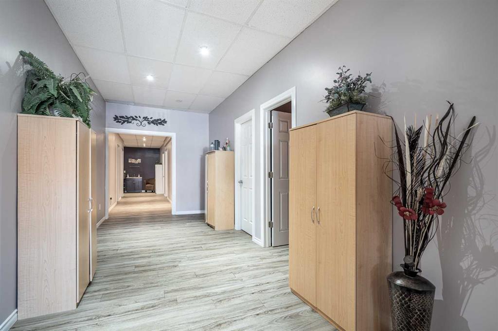 5017 50 Street Property Photo 15