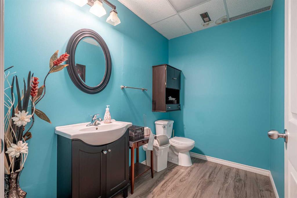 5017 50 Street Property Photo 20