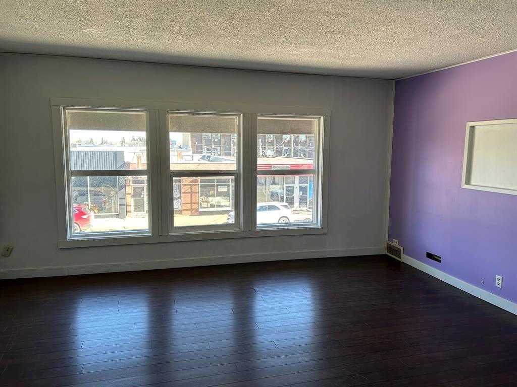 5017 50 Street Property Photo 22