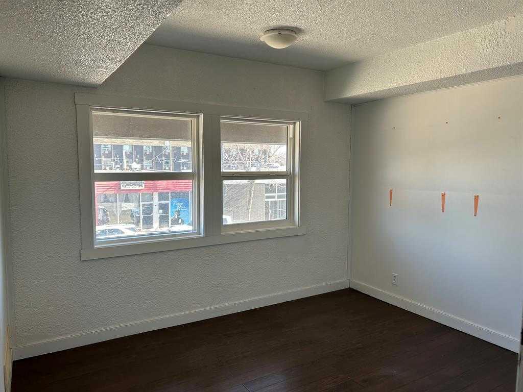 5017 50 Street Property Photo 23
