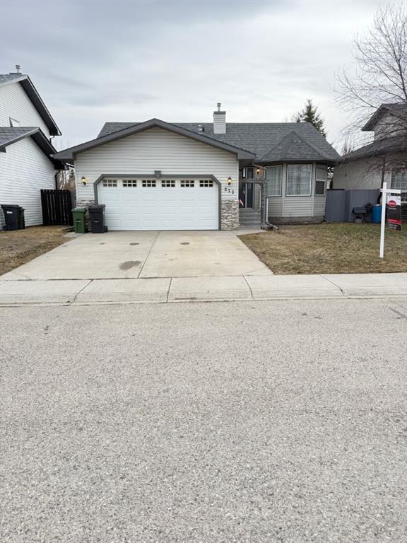 212 Cambridge Crescent Property Photo