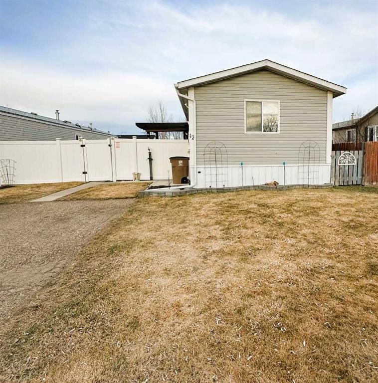 12 Meadow Lake Close Property Photo