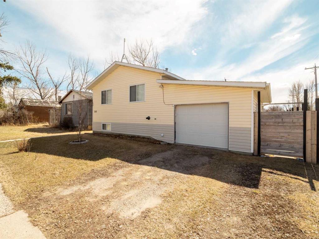212 Elmore Street Property Photo