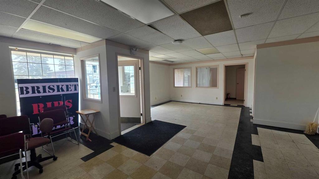 2008 36 Street Property Photo 3