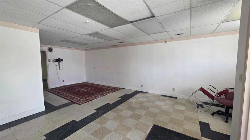 2008 36 Street Property Photo 8