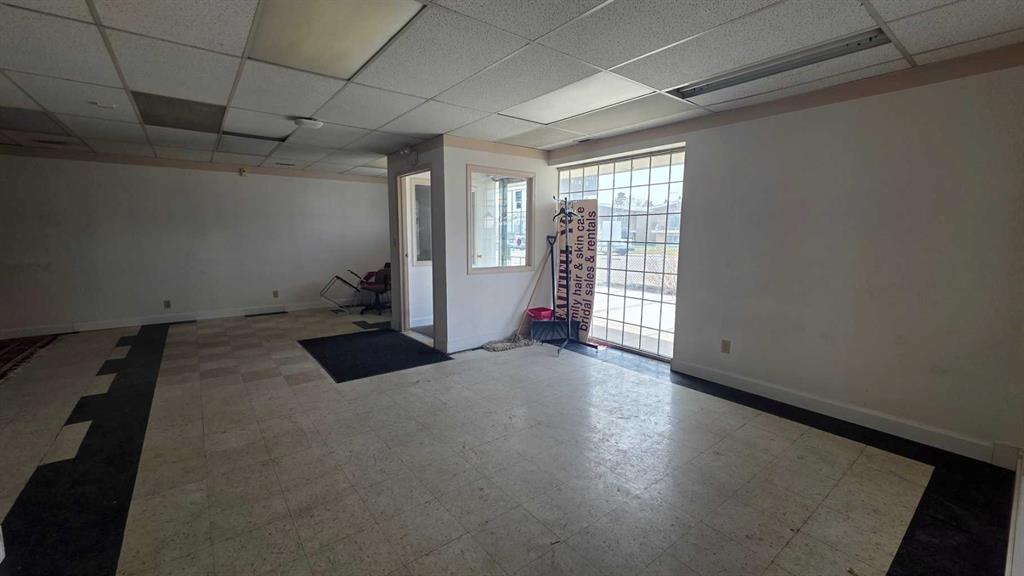 2008 36 Street Property Photo 9
