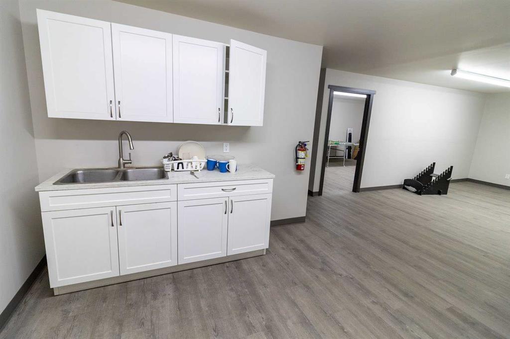 3677 19 Street Property Photo 11