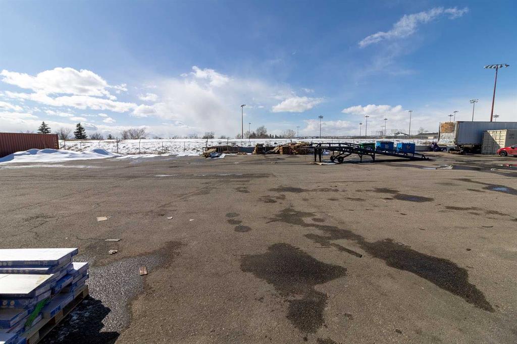 3677 19 Street Property Photo 21