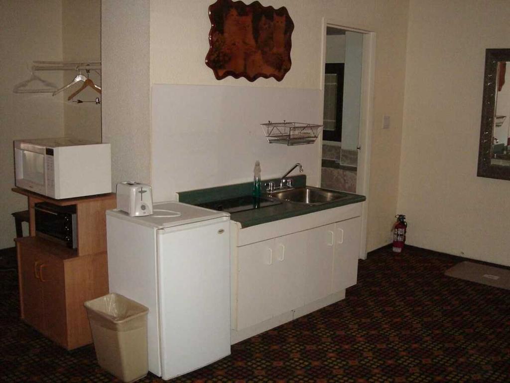 4830 4 Avenue Property Photo 5