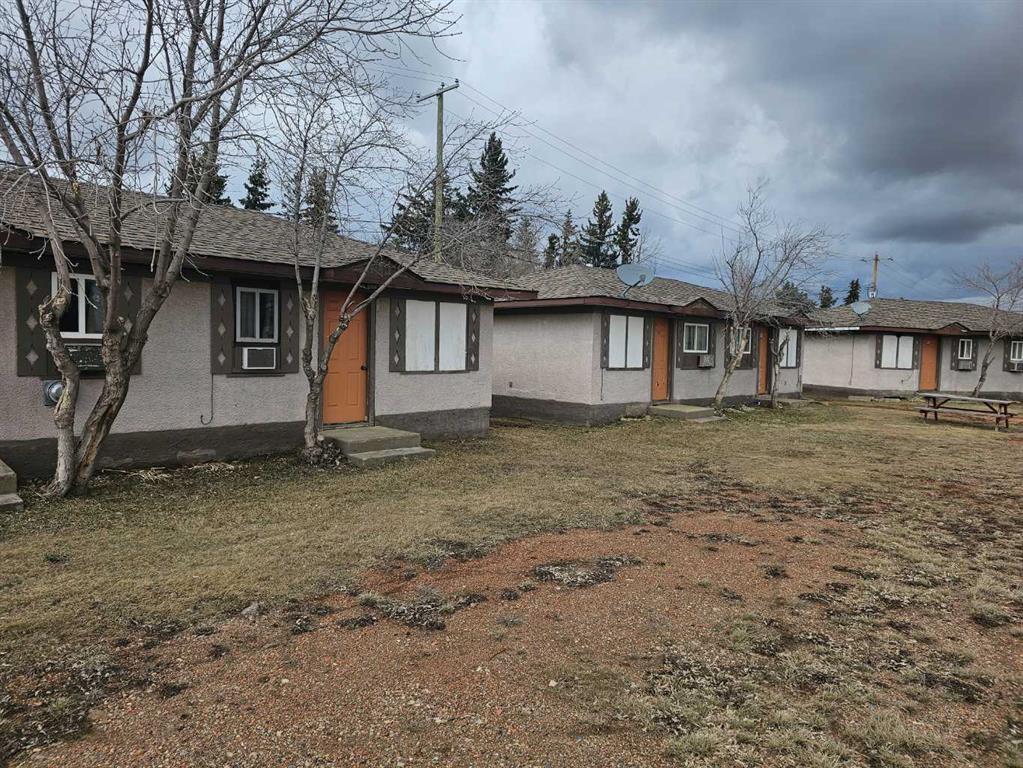 4807 48 Street Property Photo 2