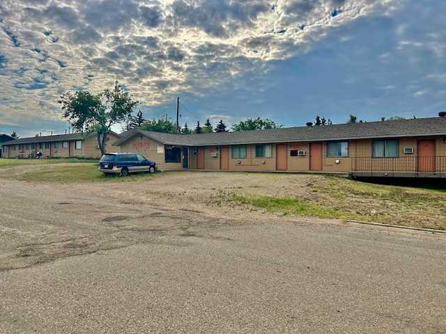 4807 48 Street Property Photo 9