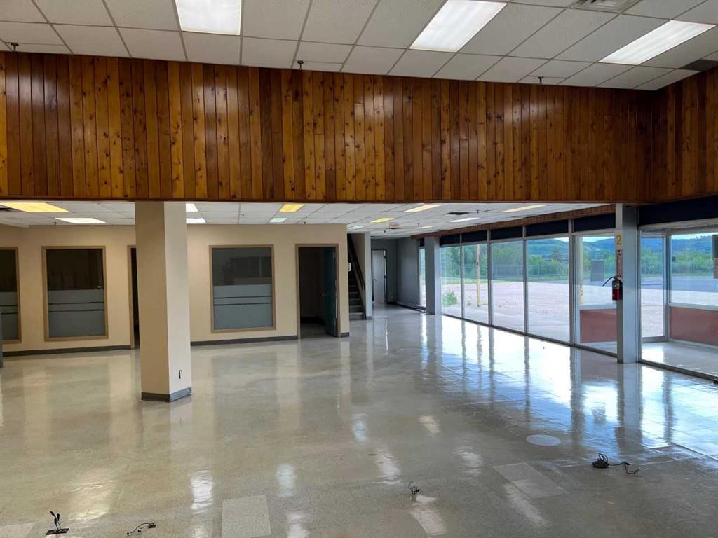 8610 87 Avenue Property Photo 17
