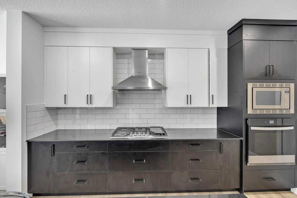 1098 Midtown Avenue Property Photo 7
