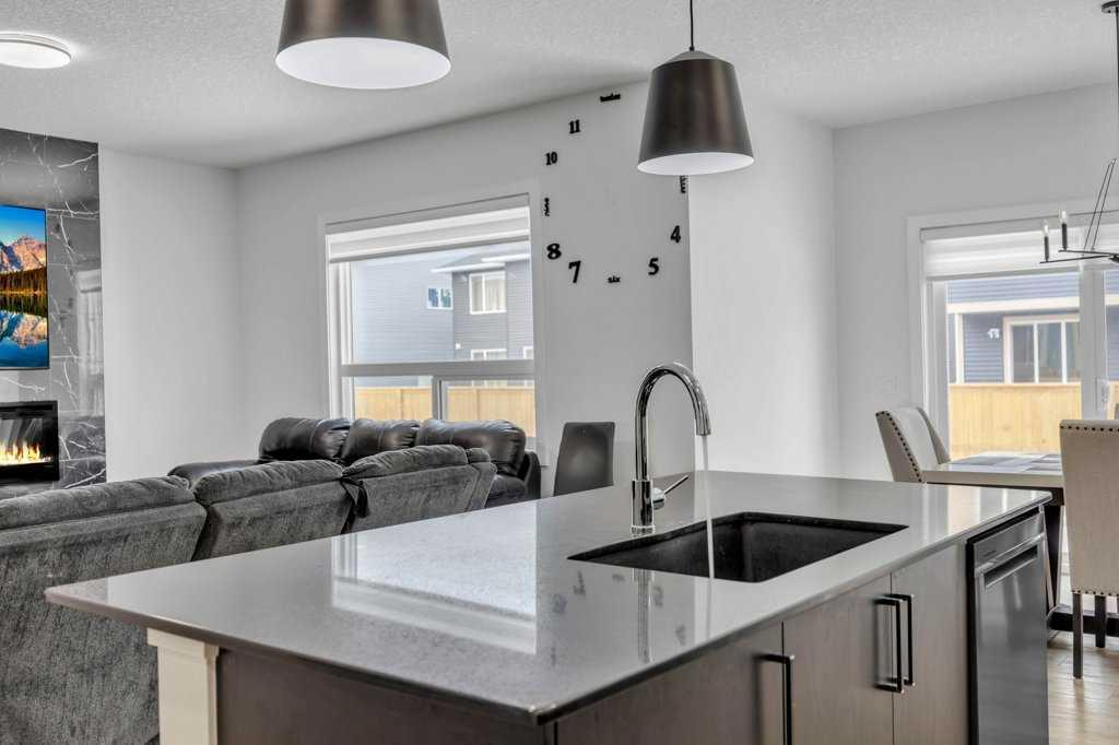1098 Midtown Avenue Property Photo 12
