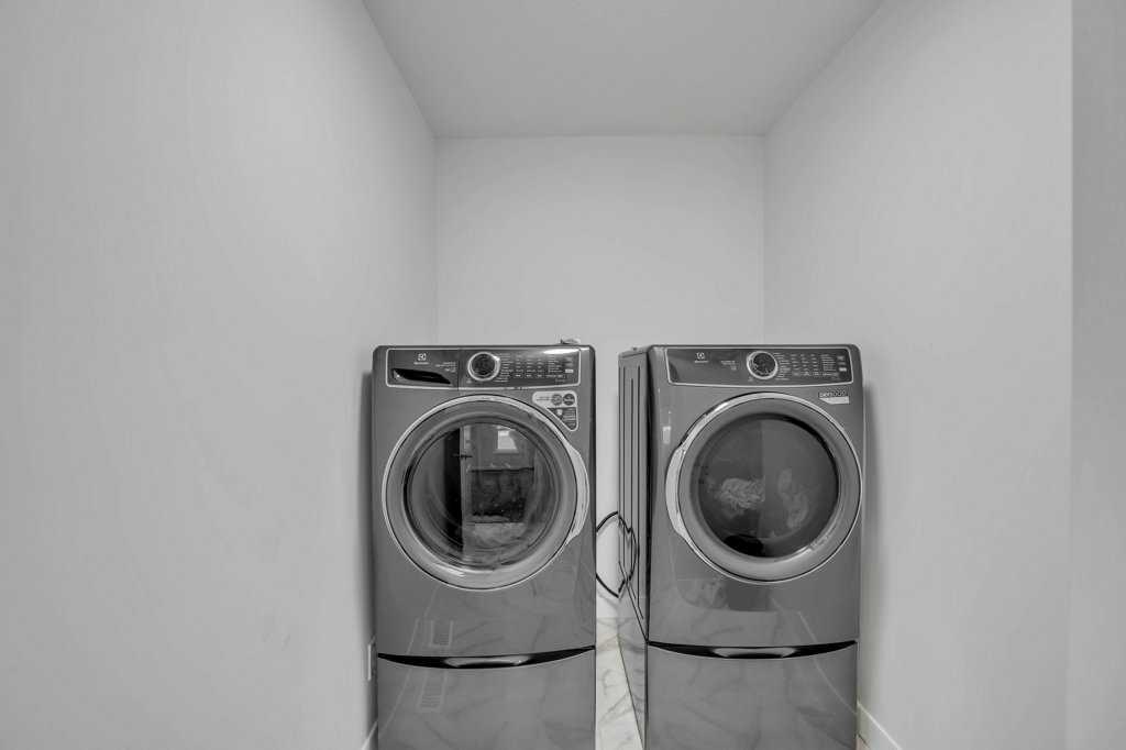 1098 Midtown Avenue Property Photo 38