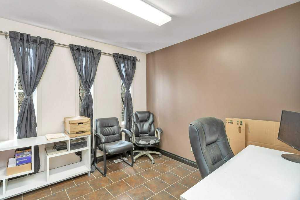 4907 50 Avenue Property Photo 10