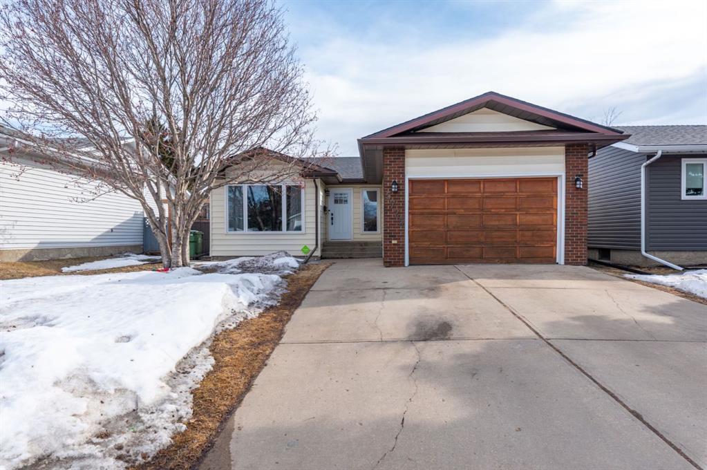 5725 40 Street Property Photo