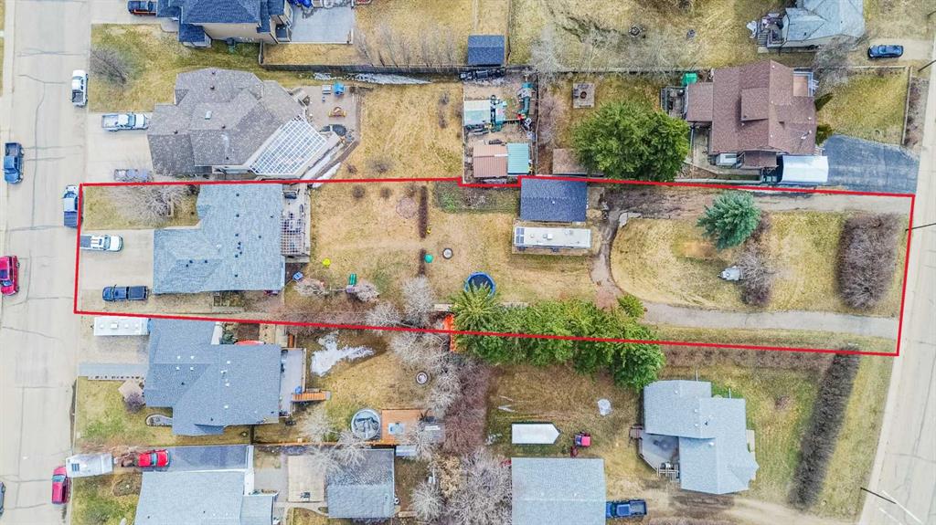 4818 43 Street Property Photo