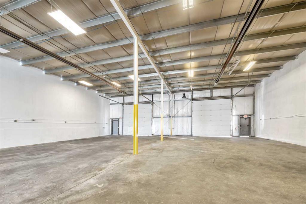 235105 Wrangler Drive Property Photo 2