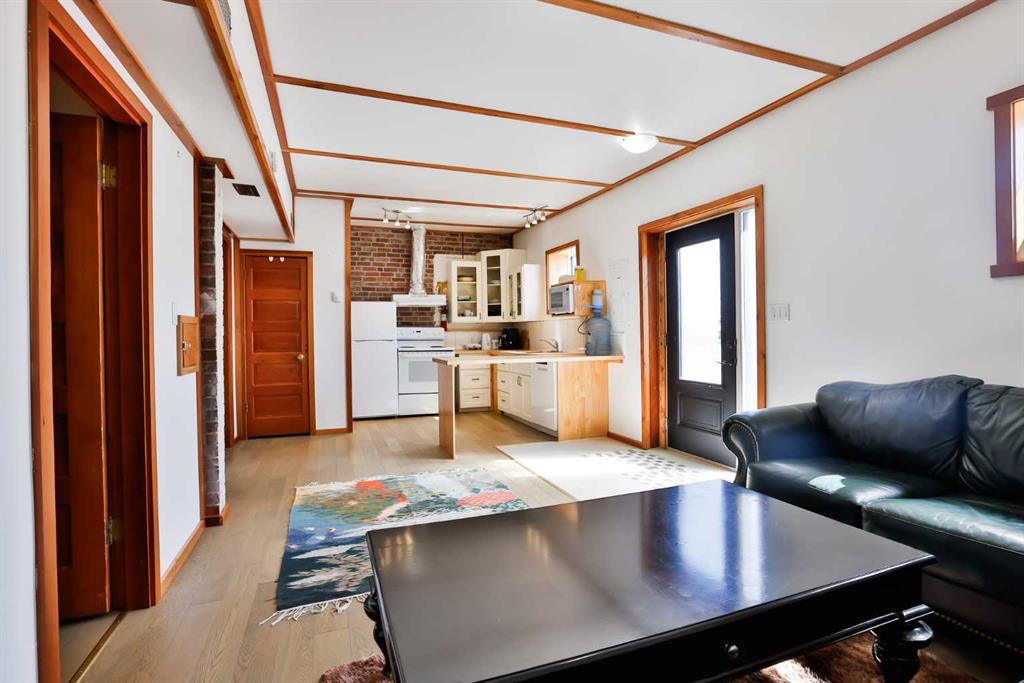 320 Railway Avenue Property Photo 31