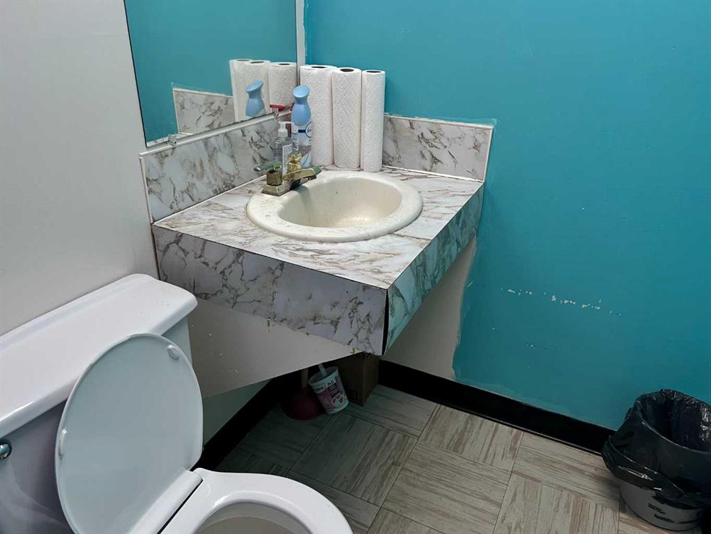 4802 50 Avenue Property Photo 9