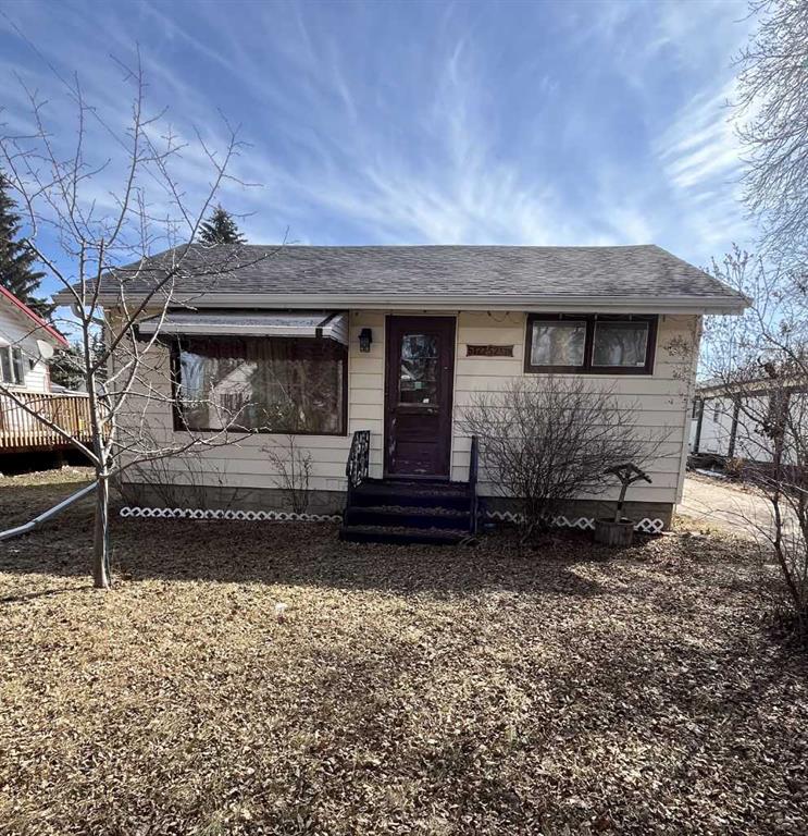 5127 52 Street Property Photo