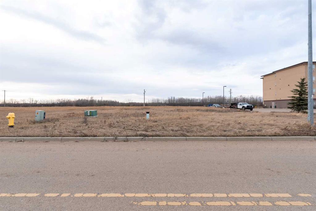 8210 45 Street Property Photo