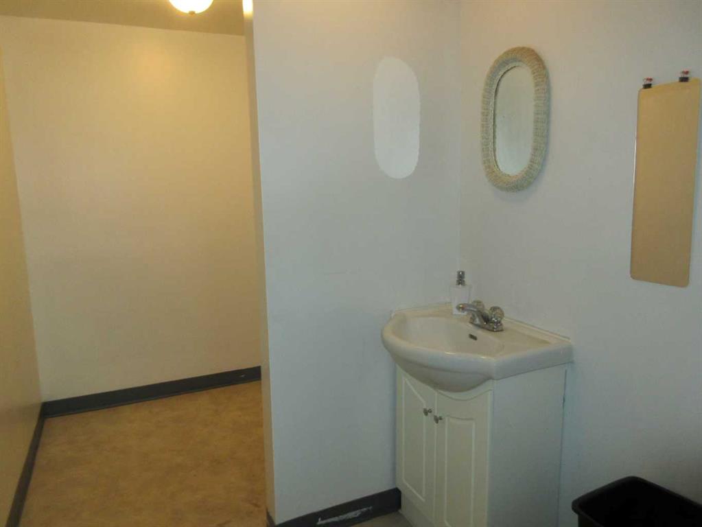 4928 49 Street Property Photo 12