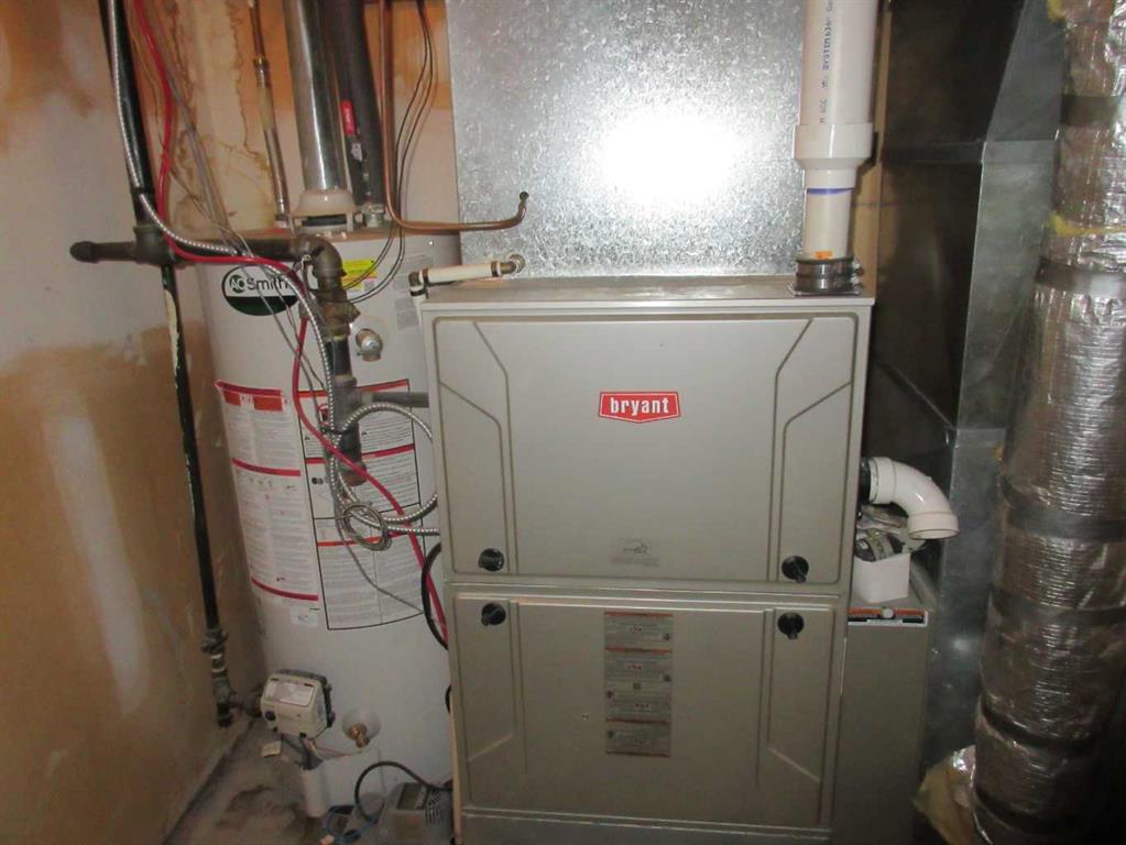 4928 49 Street Property Photo 14