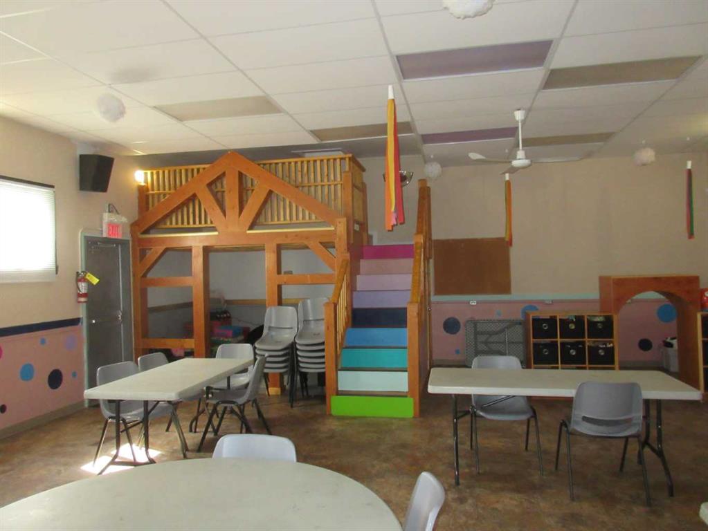 4928 49 Street Property Photo 17