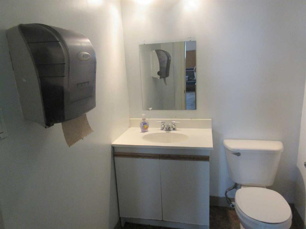 4928 49 Street Property Photo 21