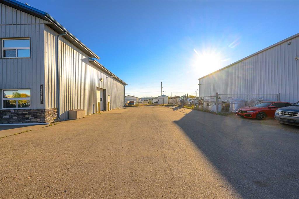 12715 101 Street Property Photo 3