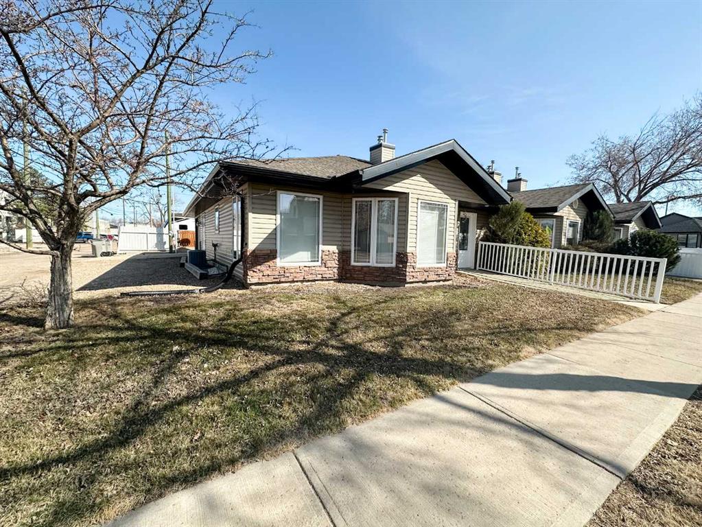 5306 50 Avenue Property Photo