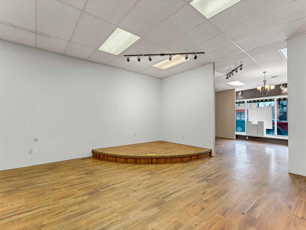 628 2 Street Property Photo 12
