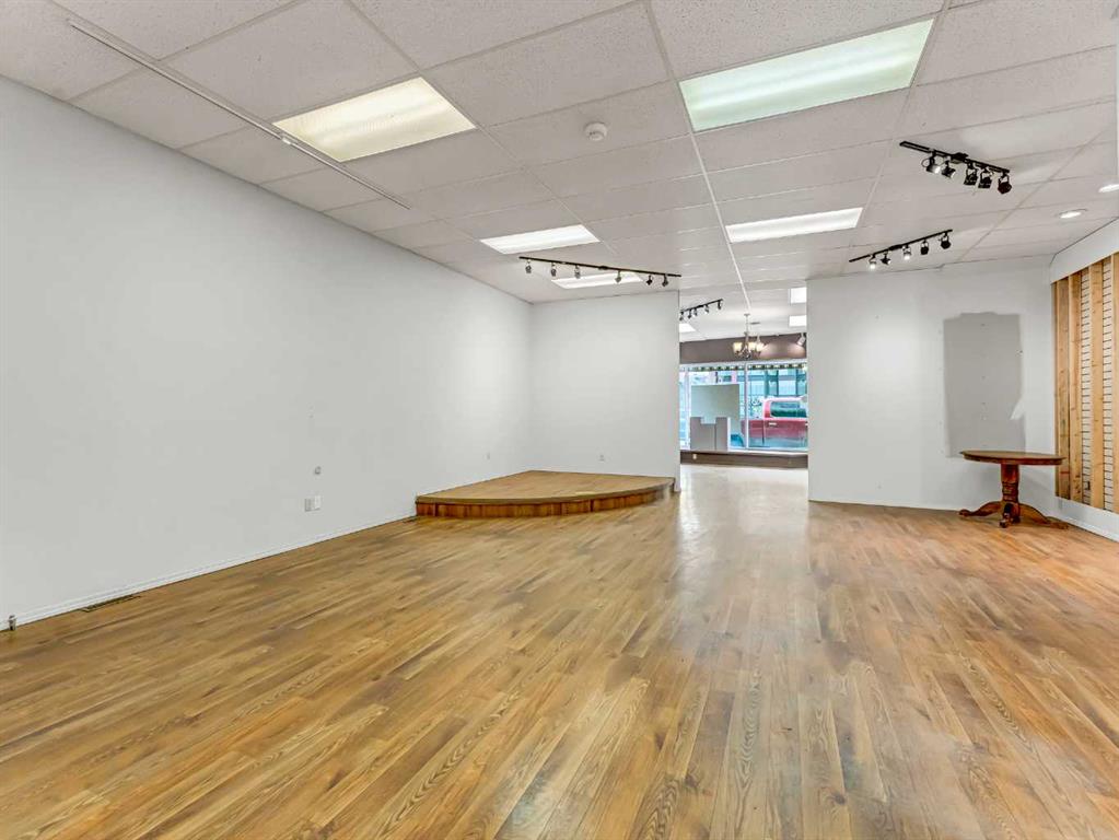 628 2 Street Property Photo 13