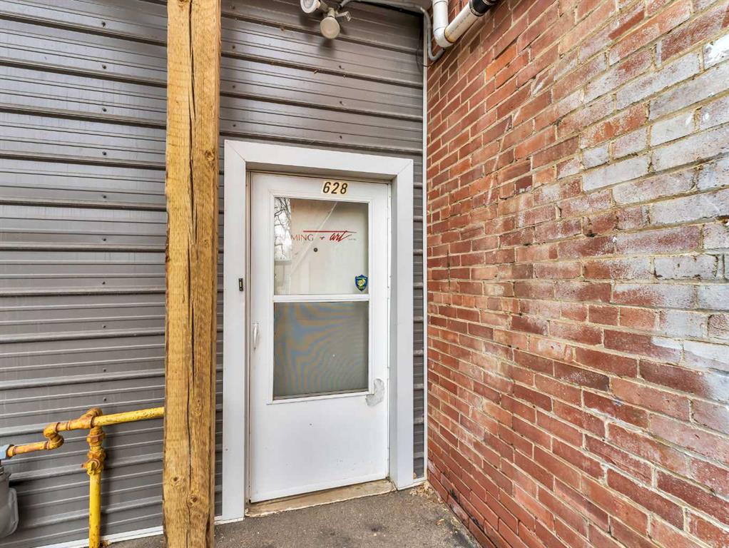 628 2 Street Property Photo 24