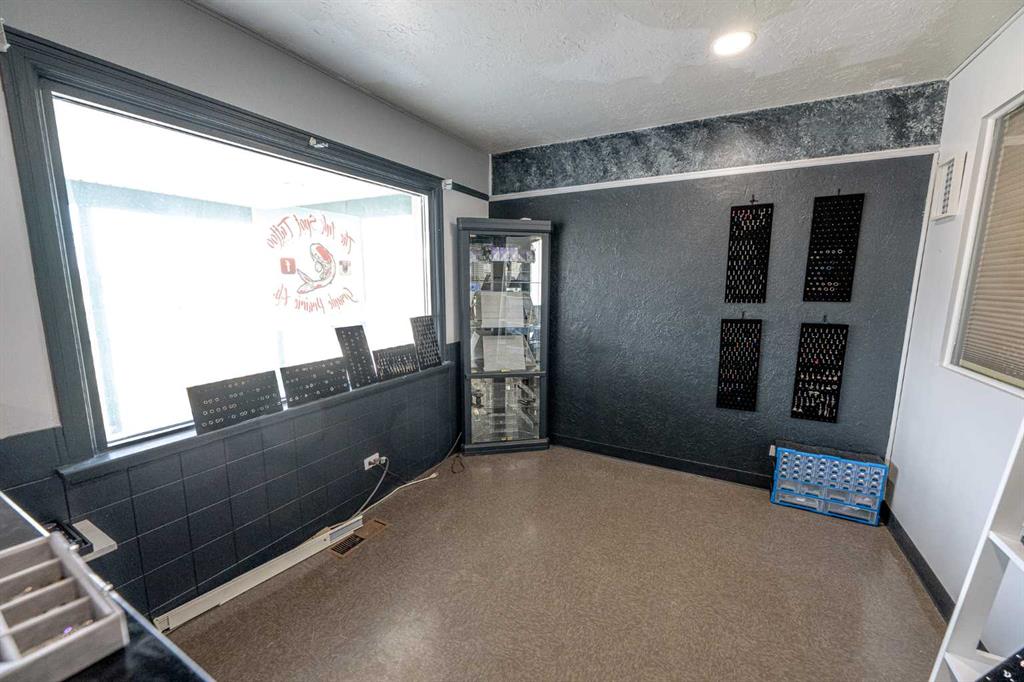 10215 102 Street Property Photo 5
