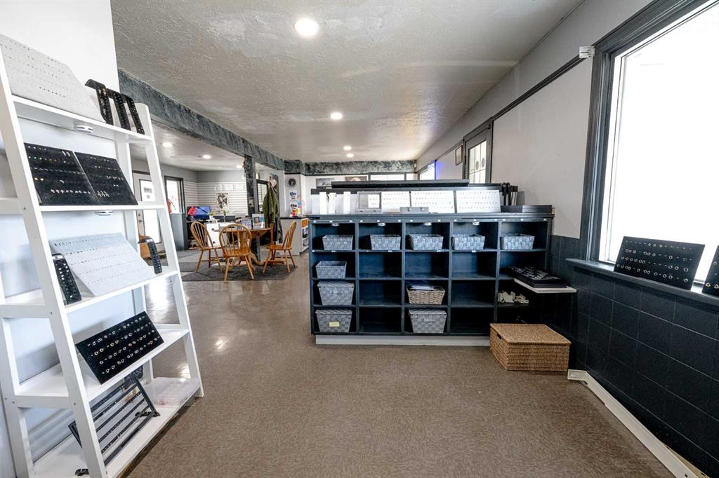 10215 102 Street Property Photo 7