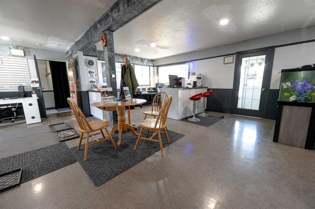 10215 102 Street Property Photo 8