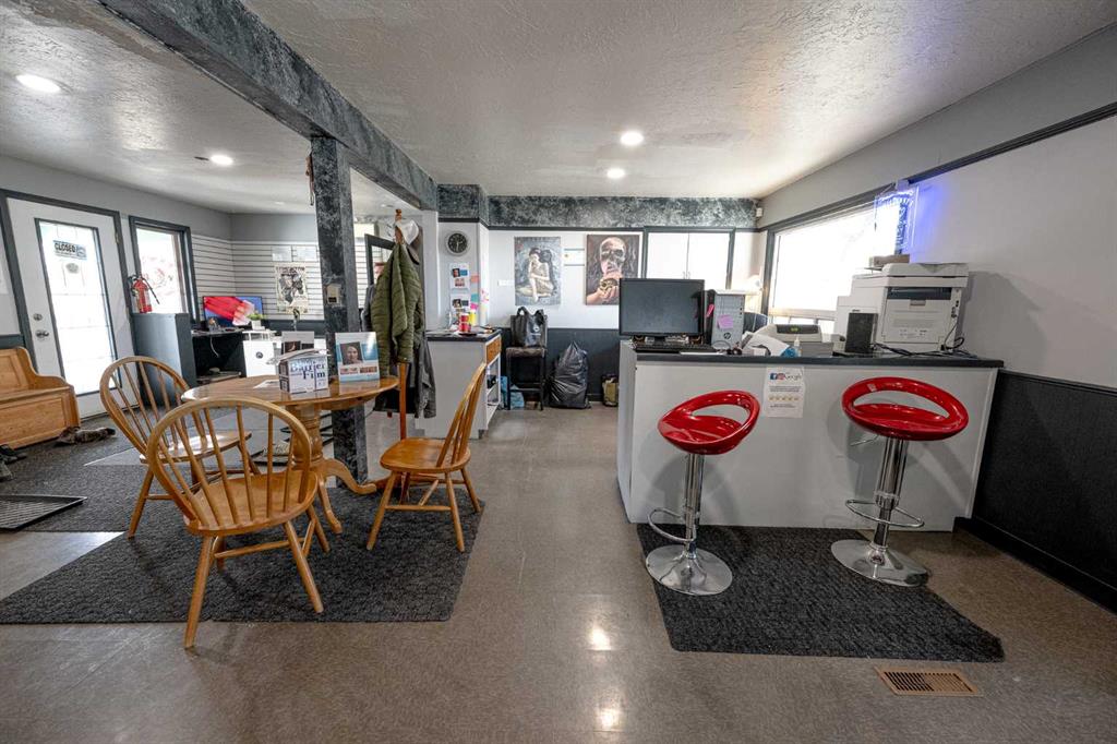 10215 102 Street Property Photo 9