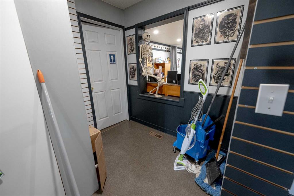 10215 102 Street Property Photo 14