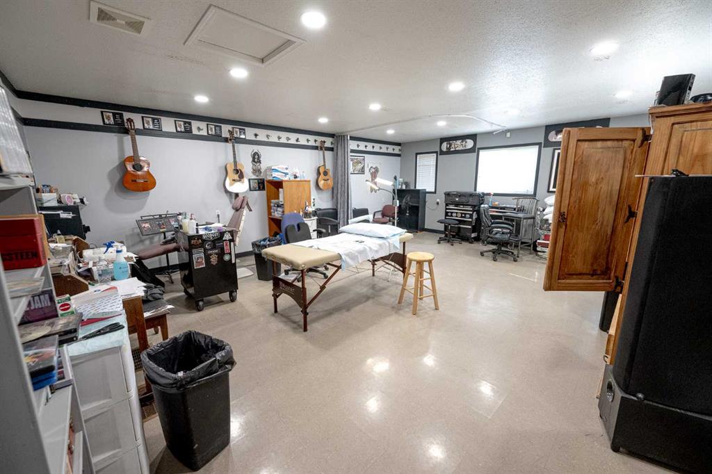 10215 102 Street Property Photo 16