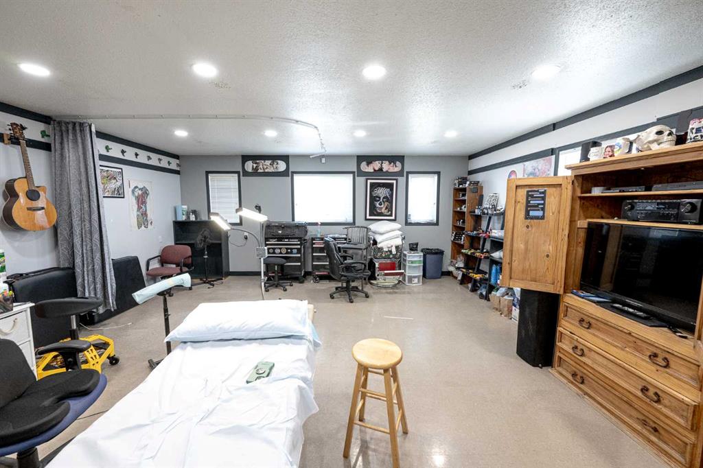10215 102 Street Property Photo 17
