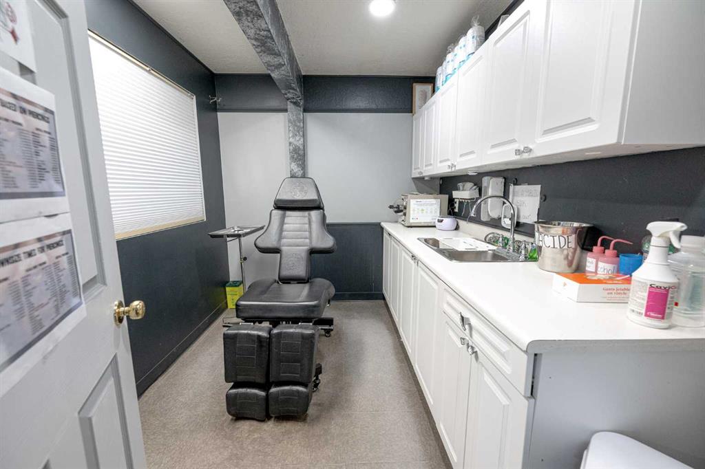 10215 102 Street Property Photo 20