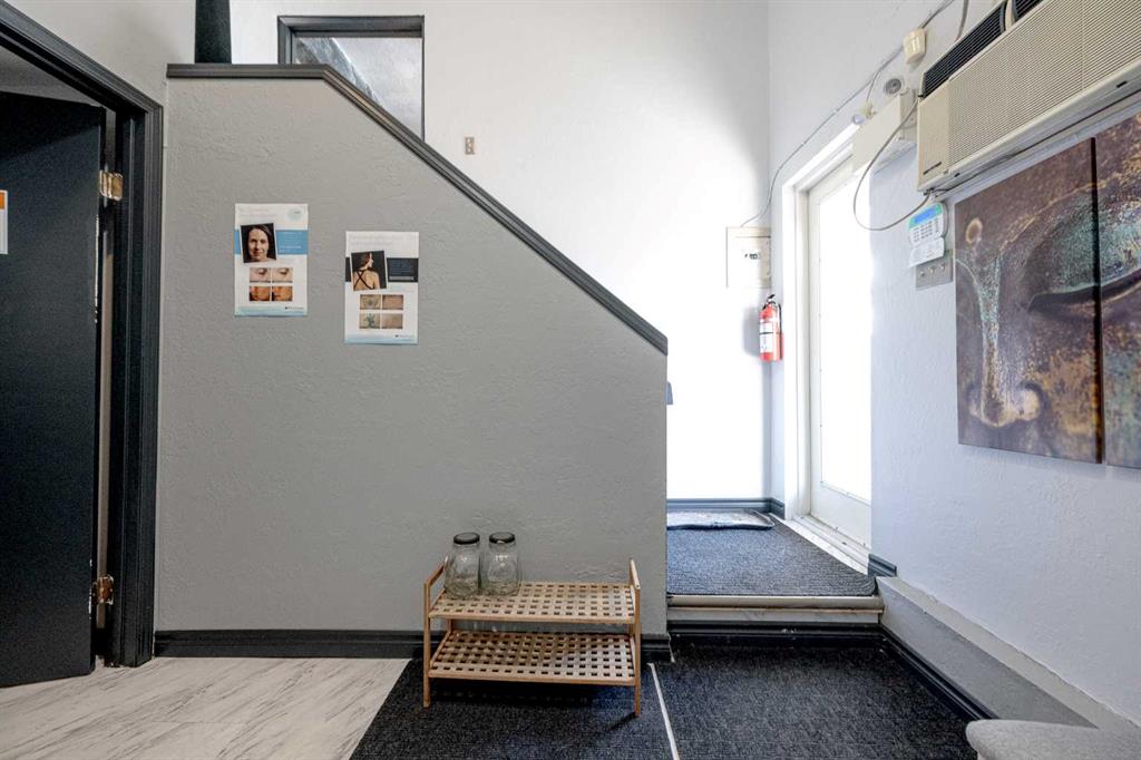 10215 102 Street Property Photo 22