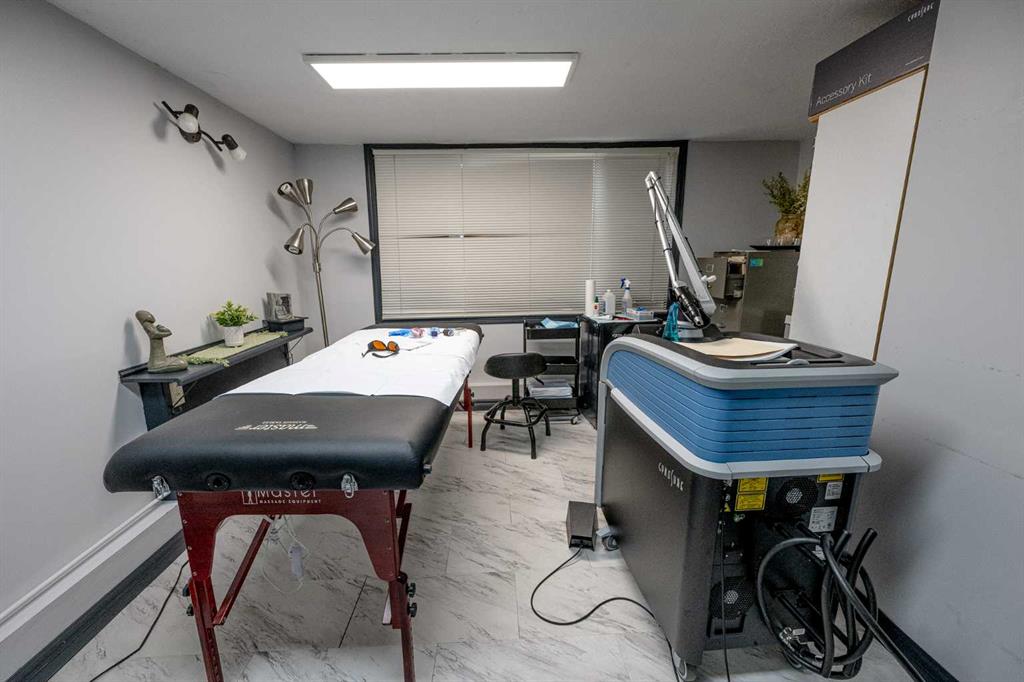 10215 102 Street Property Photo 25